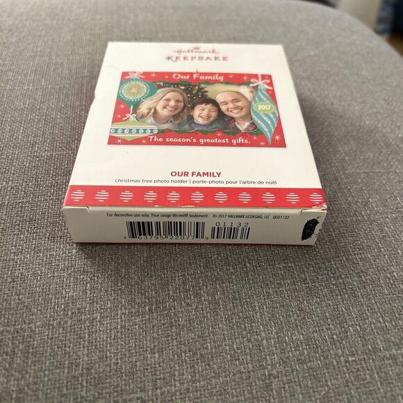 Hallmark Keepsake Ornament 2017 Our Family Photo Holder NIB - Picture 2 of 13